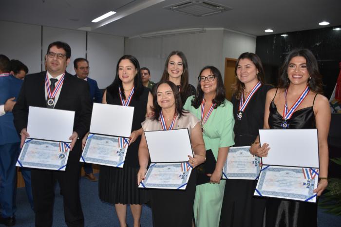 Servidores do TJ-PI e outras personalidades são homenageados com a Medalha 